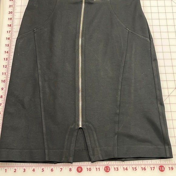 ANN TAYLOR Faux Leather Detail Gold Zip Career/Minimalist Black Sheath Dress 6 - Picture 7 of 15